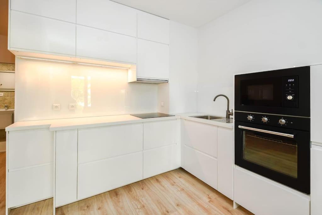 New Modern Apartment In City Center 布拉迪斯拉发 外观 照片