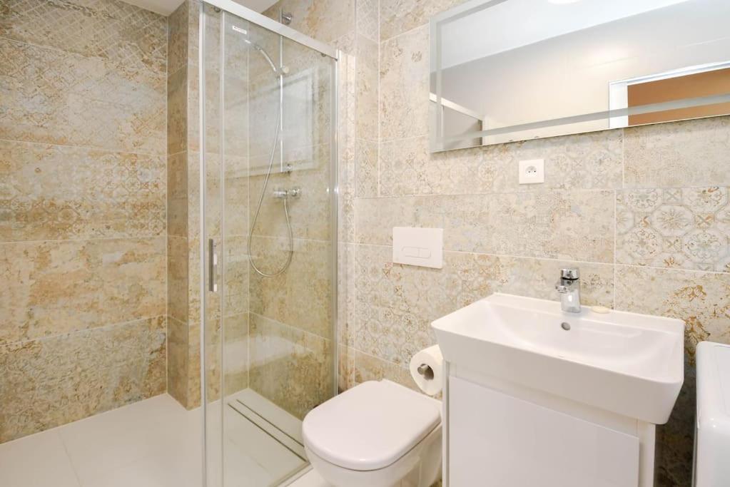 New Modern Apartment In City Center 布拉迪斯拉发 外观 照片